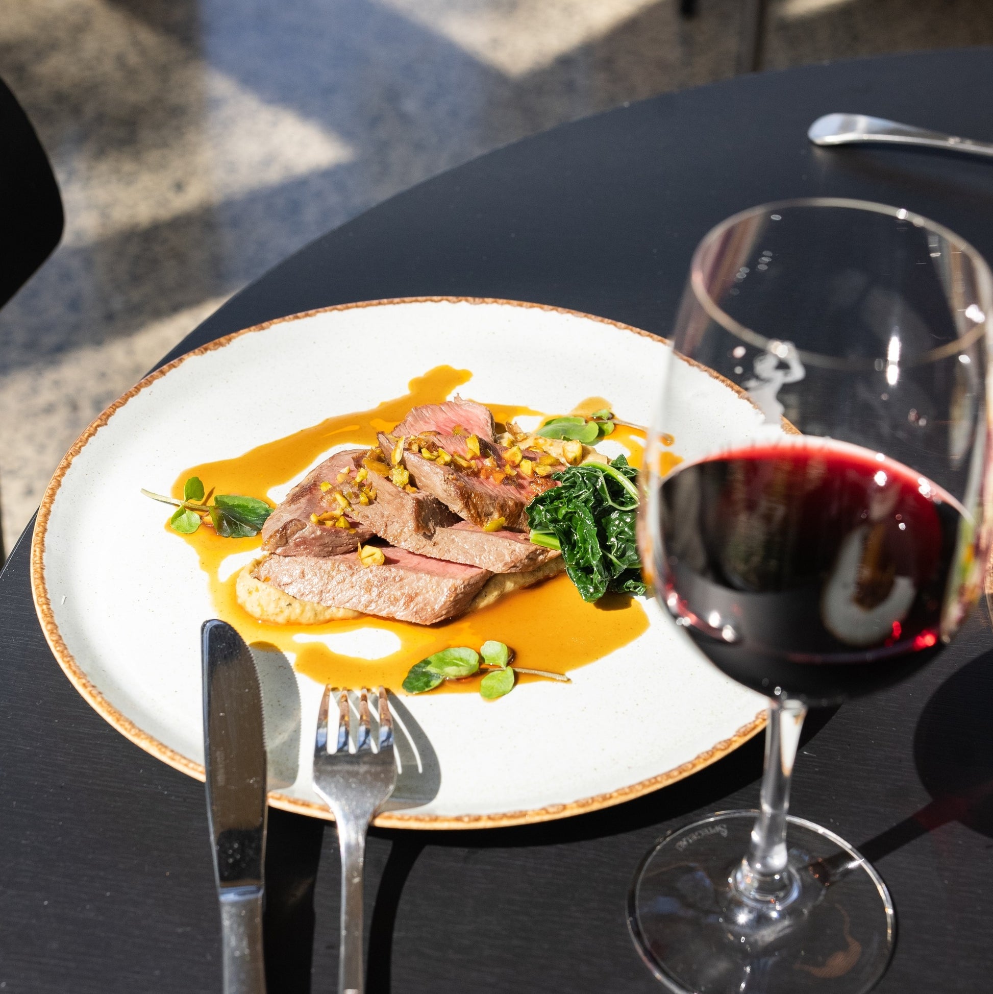 Anvers Kingsway Shiraz 2020 Red Wine with dining setup