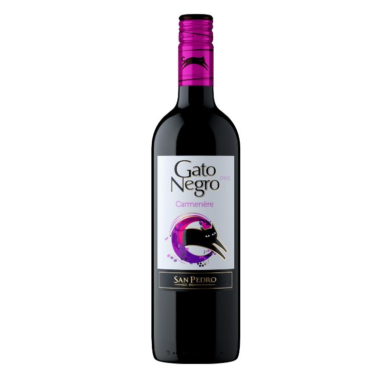 A bottle of Gato Negro Red Wine Carmenere with a purple cap and label featuring a black cat.