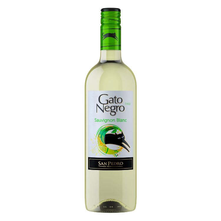 Bottle of Gato Negro White Wine Sauvignon Blanc with a green label and black text.
