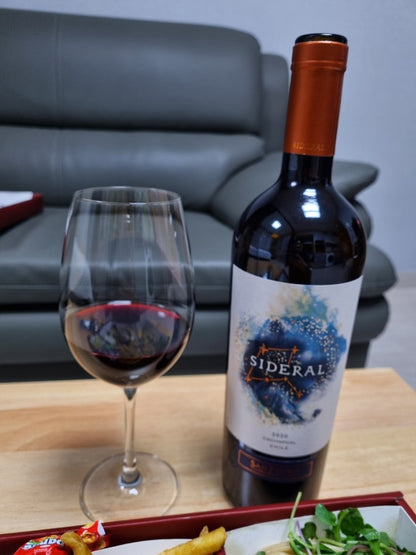 San Pedro Sideral Cabernet Sauvignon 2021 lifestyle shot